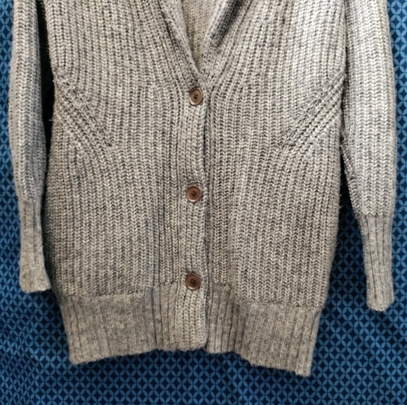 Banana Republic - Soft, lightweight boho knit slouchy grandpa cardigan. Size - M - Picture 3 of 9